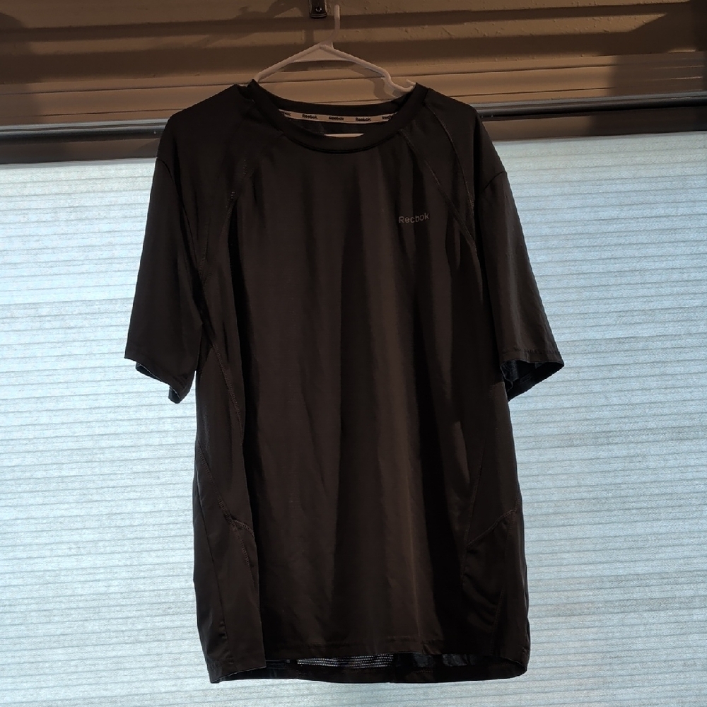 Reebok Men's Dark Gray Short Sleeve Tee